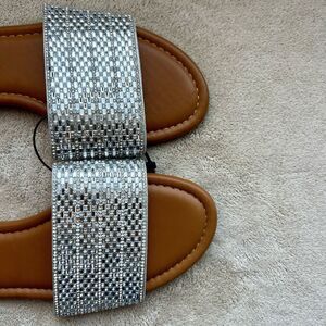 NEW Jessica Simpson Silver Flat Sandal Shoe Women 7.5 Rhinestone Band Bling Glam